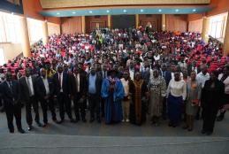 Dean of FASS and Heads of Departments take a Photo with First Year students 